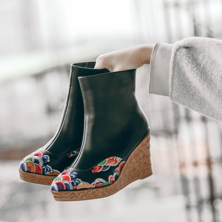 Botas de tobillo de corte medio bordadas estilo chino, botas casuales de cuña de cuero genuino con bordado de cremallera lateral, botas de tacón alto con punta puntiaguda