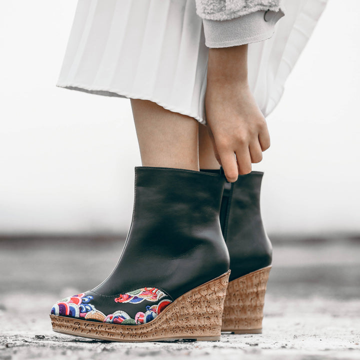 Botas de tobillo de corte medio bordadas estilo chino, botas casuales de cuña de cuero genuino con bordado de cremallera lateral, botas de tacón alto con punta puntiaguda