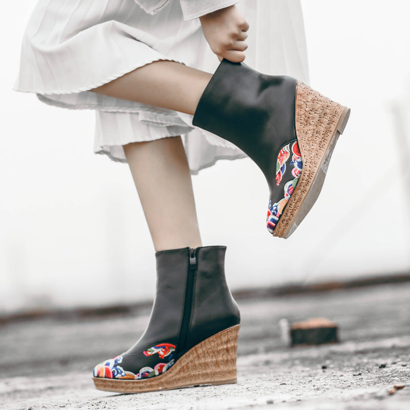 Botas de tobillo de corte medio bordadas estilo chino, botas casuales de cuña de cuero genuino con bordado de cremallera lateral, botas de tacón alto con punta puntiaguda