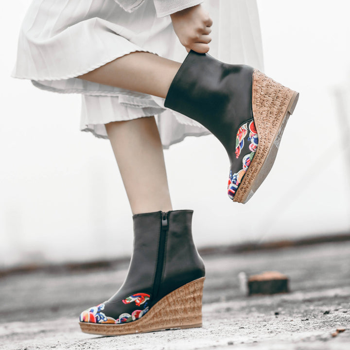 Botas de tobillo de corte medio bordadas estilo chino, botas casuales de cuña de cuero genuino con bordado de cremallera lateral, botas de tacón alto con punta puntiaguda