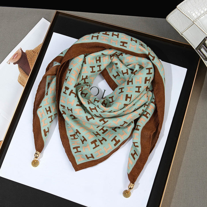 Vintage Print Magnetic Buckle Triangle Scarf – Elegant Lightweight Neck Scarf
