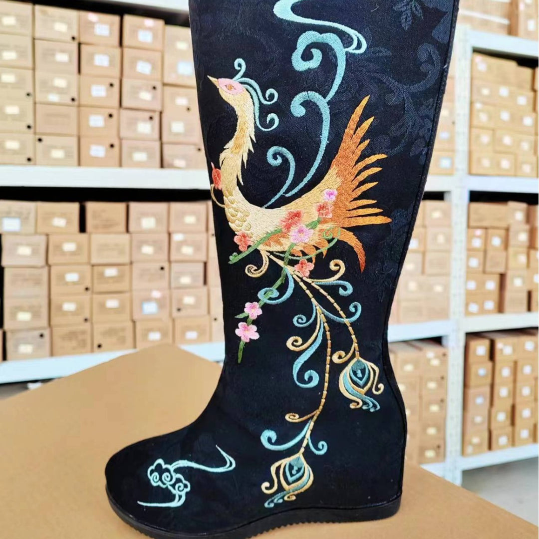 Botas largas 2023 otoño e invierno nuevos zapatos de tela bordada Hanfu botas altas más botas de baile cuadrado de estilo étnico de terciopelo