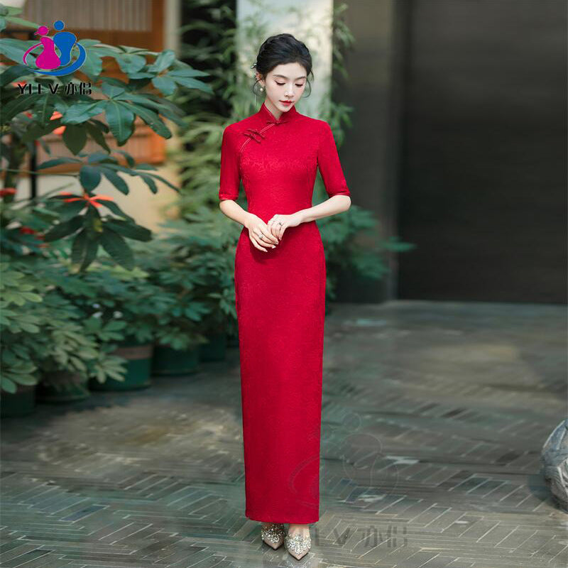 Nuevo cheongsam rojo 2025, vestido largo mejorado para desfiles y reuniones anuales, vestido para brindis, vestido de compromiso juvenil.