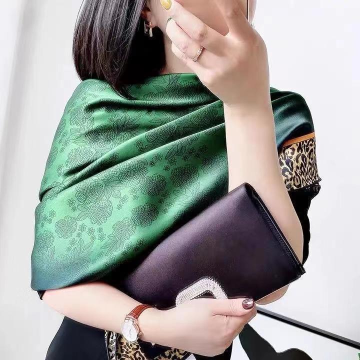 Nuevo regalo de estilo chino para mujer: pañuelo de seda con estampado "Mil millas de ríos y montañas", chal cuadrado grande para el Día de la Madre.