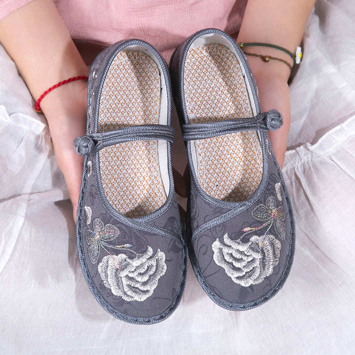 2024 New Women's Old Beijing Cloth Shoes – Spring and Autumn Ethnic Style Embroidered Hanfu Flats for Middle-Aged and Elderly Women