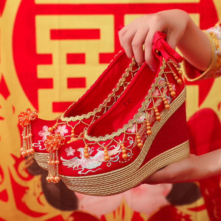 Original Ming-Style Chinese Embroidered Wedding Shoes with Tassels – Red Bridal Shoes