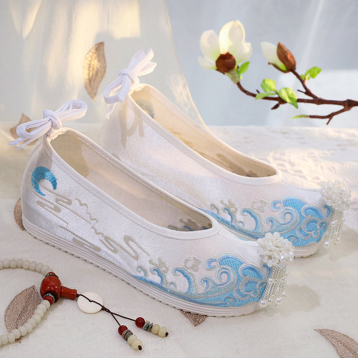 2024 New Pearl Embroidered Hanfu Shoes for Women – Elevated Heel, Traditional Chinese Style