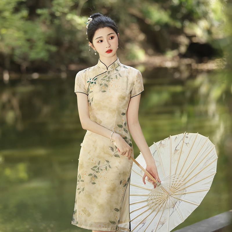 Cheongsam amarillo mejorado verano 2025 nuevo de alta gama para niñas jóvenes nuevo estilo chino estilo nacional enviar examen diario pequeño