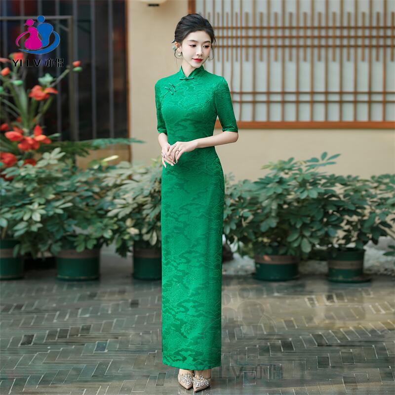 Nuevo cheongsam rojo 2025, vestido largo mejorado para desfiles y reuniones anuales, vestido para brindis, vestido de compromiso juvenil.