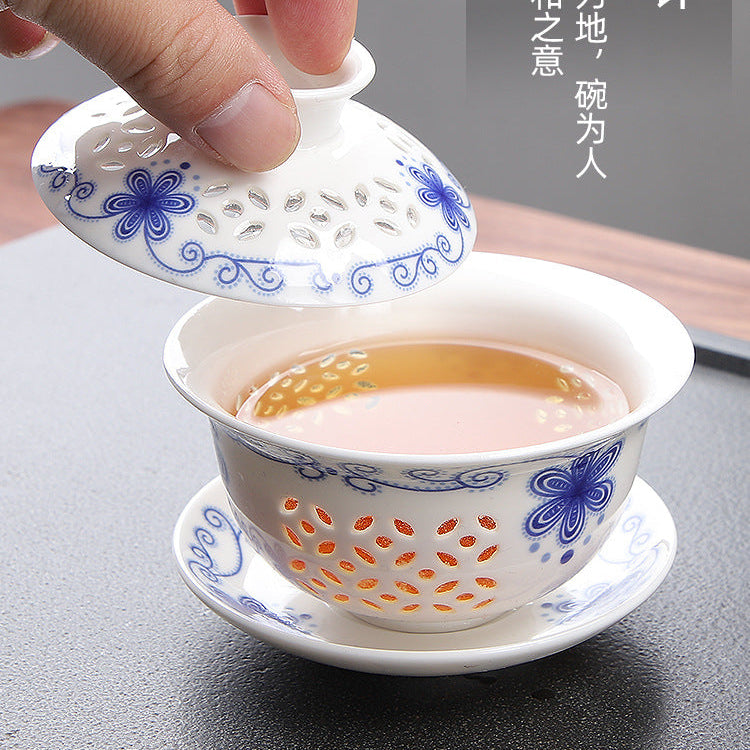 0WYV Linglong Hollow Tea Ware | Blue and White Three-Piece Gaiwan | Non-Slip Ceramic Tea Bowl