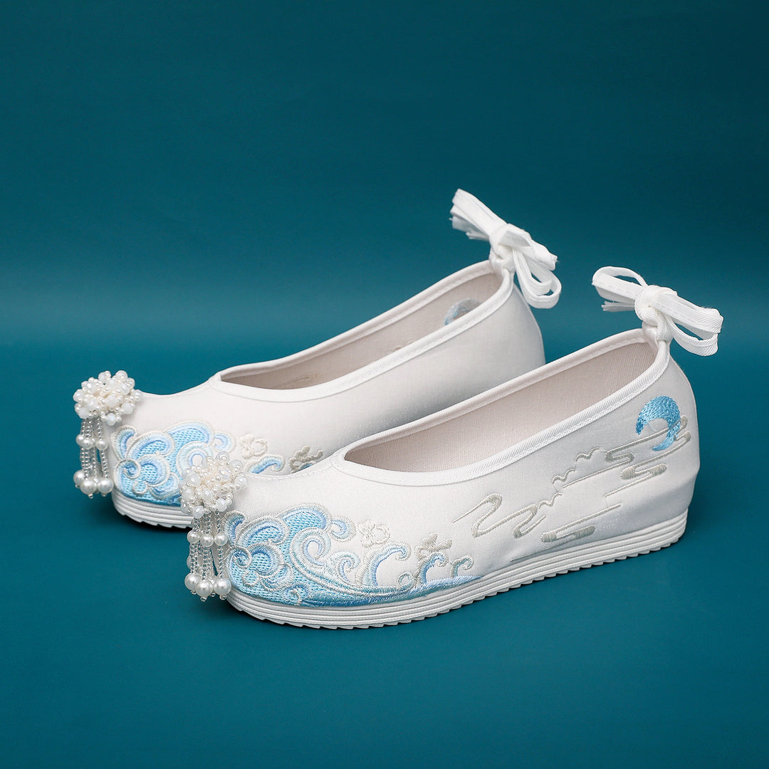 2024 New Pearl Embroidered Hanfu Shoes for Women – Elevated Heel, Traditional Chinese Style