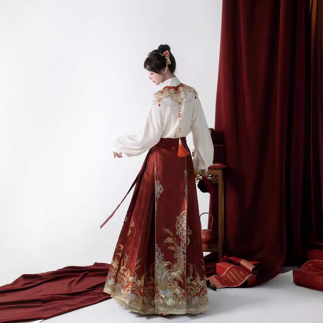 2024 New Chinese Style Fashionable Ma Mian Skirt – Heavywork Hanfu for Daily Wear, Wedding, and Engagement Ceremony with Cloud Shoulder Detail