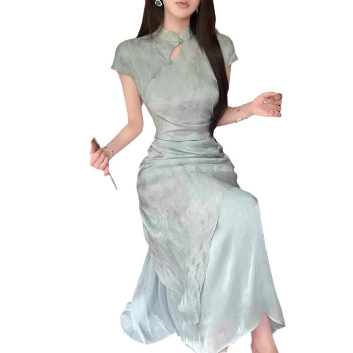 Nuevo vestido cheongsam de manga corta abotonado mejorado de estilo chino para mujer en verano con temperamento de estilo nacional, costura en la cintura, falda larga tipo A