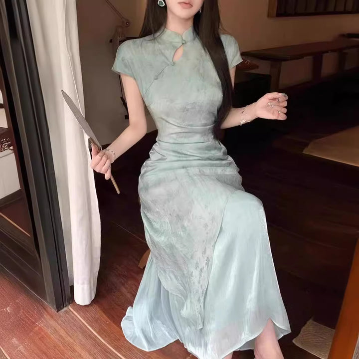Nuevo vestido cheongsam de manga corta abotonado mejorado de estilo chino para mujer en verano con temperamento de estilo nacional, costura en la cintura, falda larga tipo A