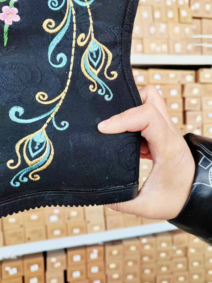 Botas largas 2023 otoño e invierno nuevos zapatos de tela bordada Hanfu botas altas más botas de baile cuadrado de estilo étnico de terciopelo