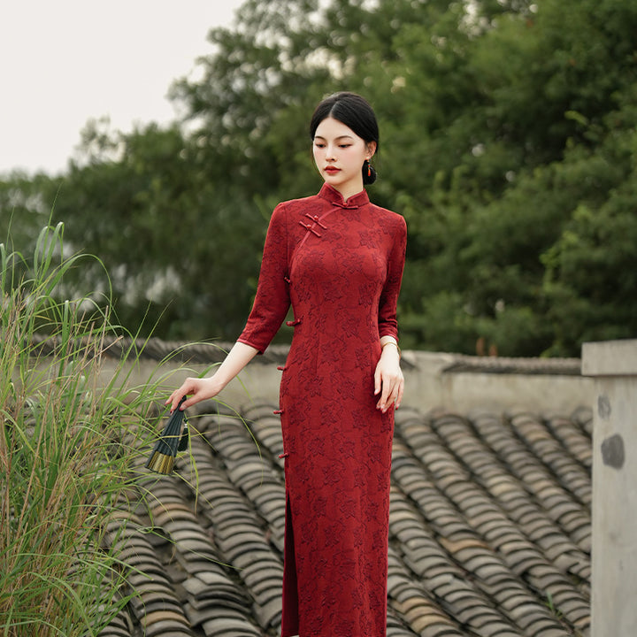 Nuevo cheongsam de otoño e invierno de longitud media, maquillaje rojo, superventas, falda cheongsam delgada de una sola capa, cheongsam rojo óxido con abertura alta
