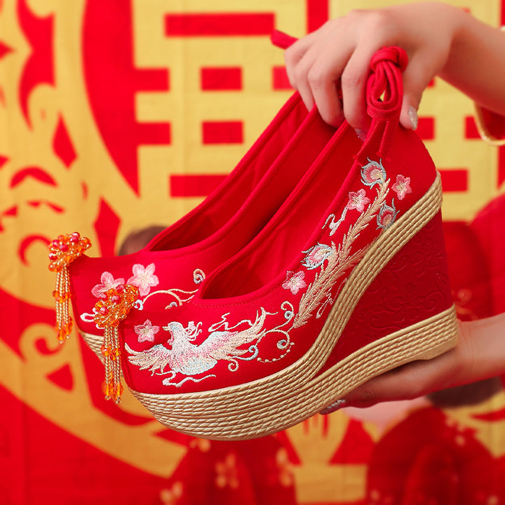 Original Ming-Style Chinese Embroidered Wedding Shoes with Tassels – Red Bridal Shoes