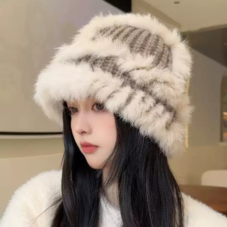 Gorro de pescador de punto de piel de conejo para mujer: protección auditiva para otoño e invierno, hilo de punto cálido, gorro de felpa con cabeza de león de tendencia nacional.