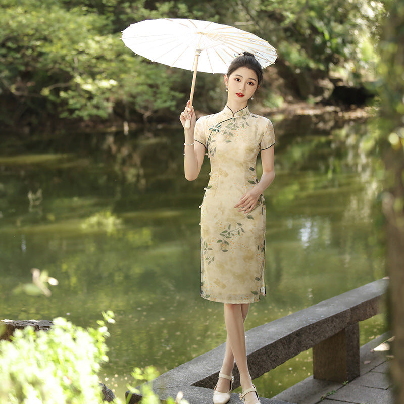 Cheongsam amarillo mejorado verano 2025 nuevo de alta gama para niñas jóvenes nuevo estilo chino estilo nacional enviar examen diario pequeño