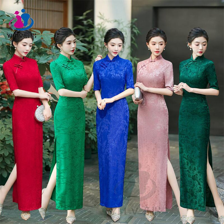 Nuevo cheongsam rojo 2025, vestido largo mejorado para desfiles y reuniones anuales, vestido para brindis, vestido de compromiso juvenil.