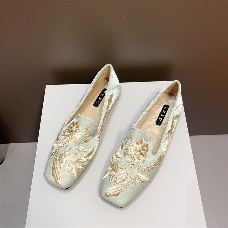 2024 New Chinese Style Square-Toe Flats – Soft Sole Embroidered Qipao Shoes with Fleece Lining