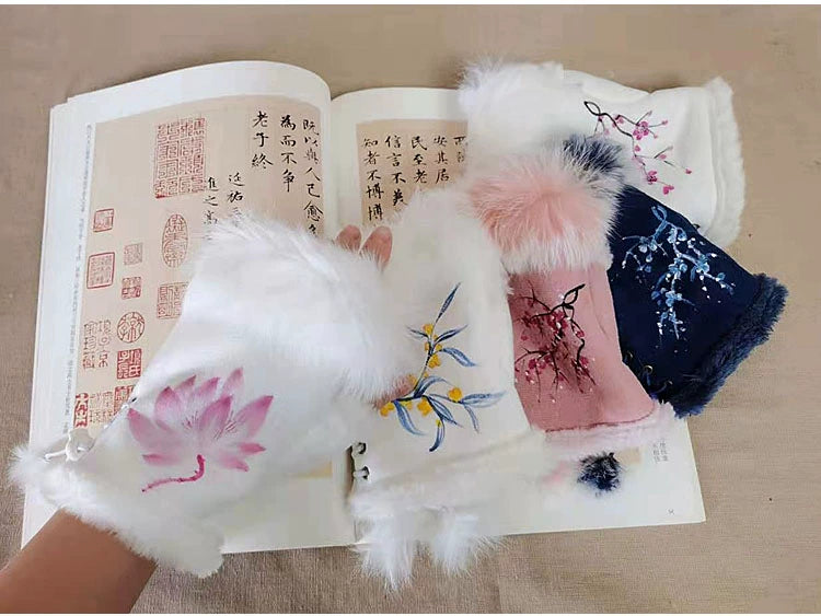 Guantes de piel de conejo Qianqian Chenxiang pintados a mano, cálidos, de medio dedo, exquisitos guantes de invierno de estilo chino para mujer, regalo de Año Nuevo.