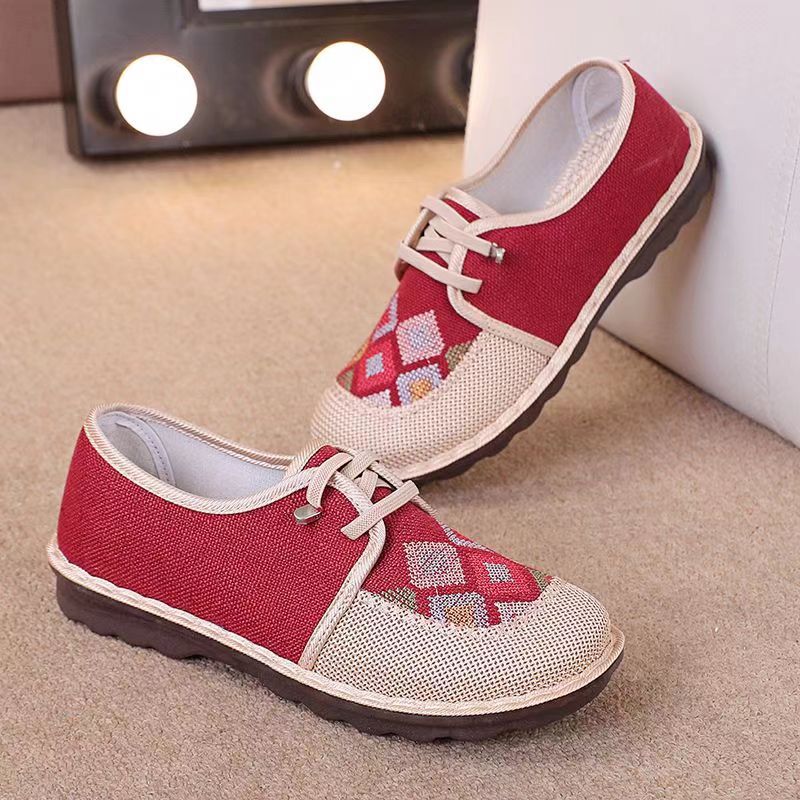 2024 New Beijing Cloth Shoes for Women – Flat, Embroidered, Non-Slip Soft Sole Comfortable Shoes for Middle-Aged Moms