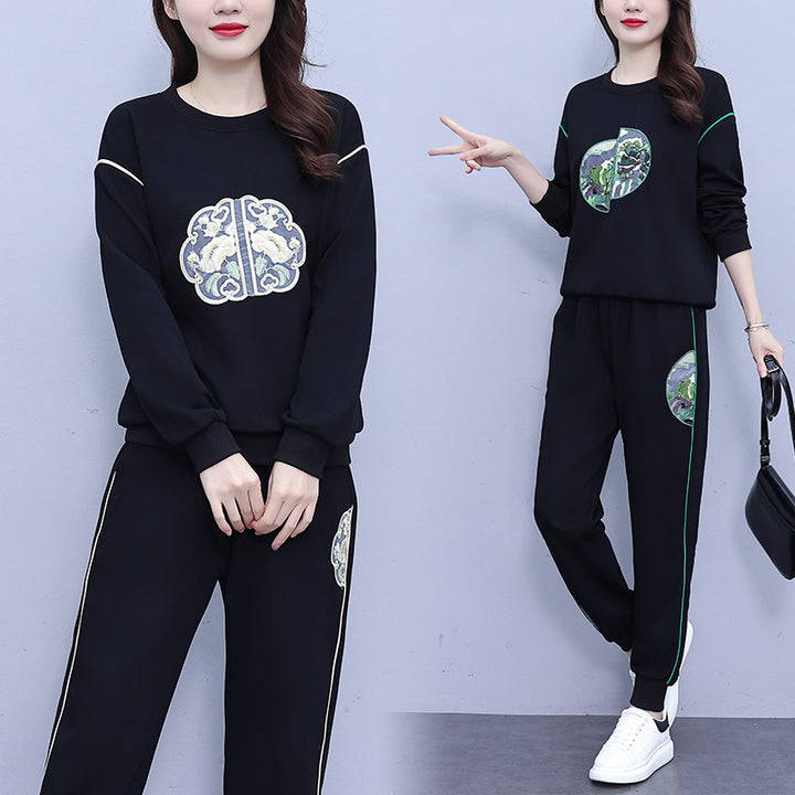 Conjunto deportivo de talla grande estilo chino para mujer, colección primavera 2024, sudadera informal bordada con cuello alto y botones anudados, conjunto de dos piezas.