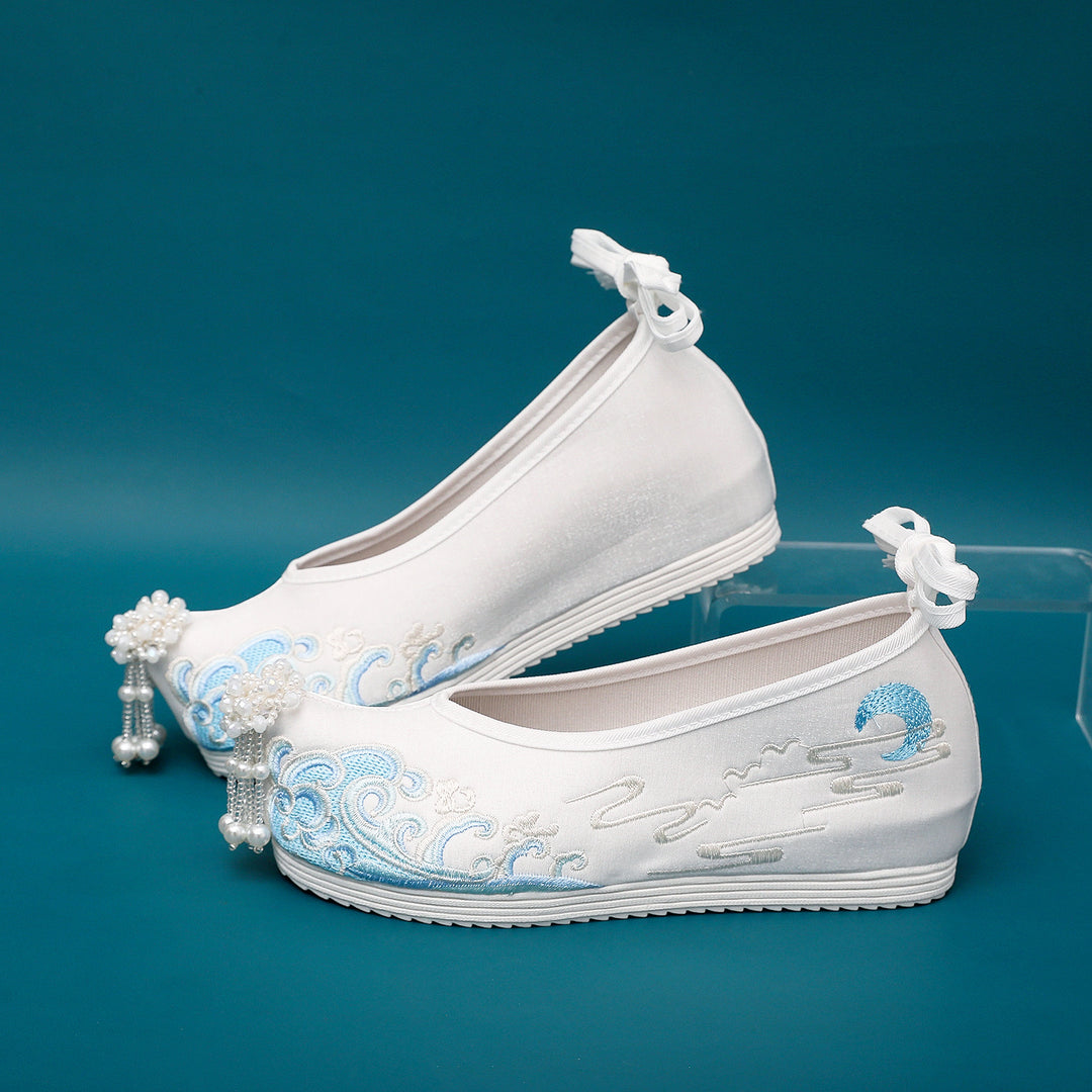 2024 New Pearl Embroidered Hanfu Shoes for Women – Elevated Heel, Traditional Chinese Style