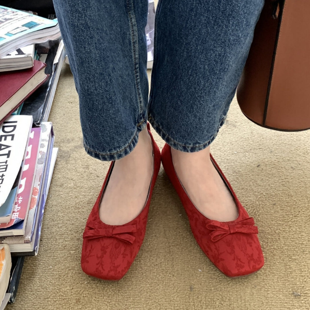 2024 Retro Chinese Style Red Flat Wedding Shoes for Women – Traditional Qipao, French-Inspired, Soft Low Heel Ballet Flats
