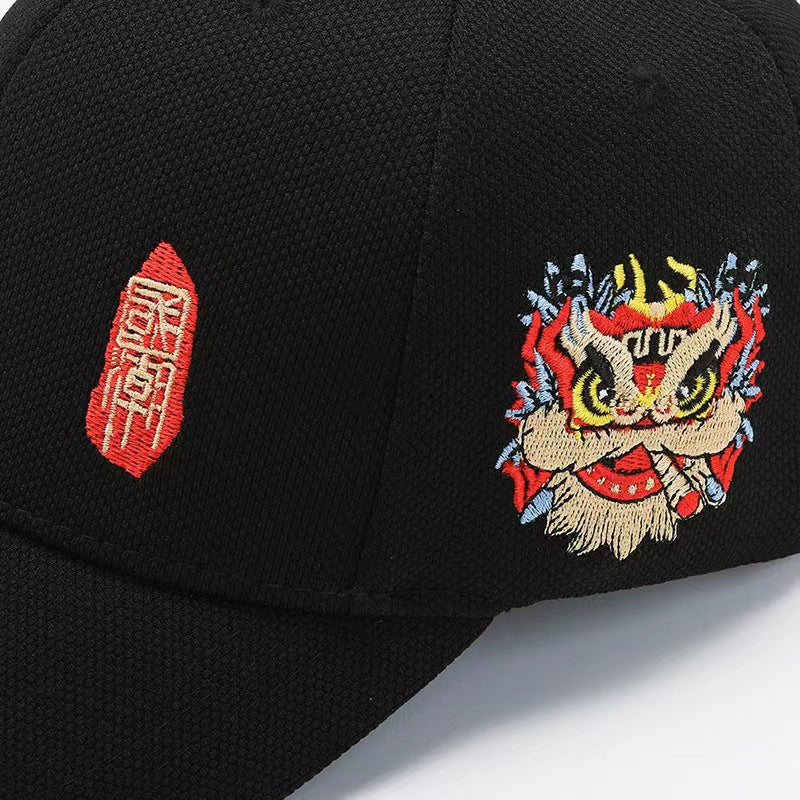 Gorra de pico de pato bordada con danza del león: gorra de béisbol de estilo chino para verano con protección solar, tendencia nacional para hombres y mujeres.
