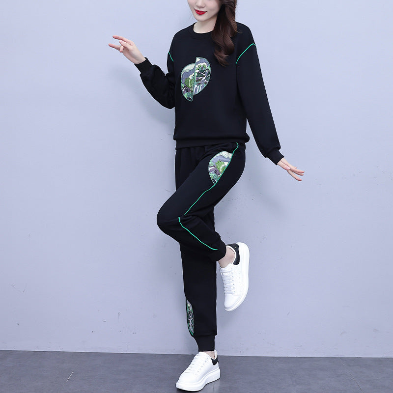 Conjunto deportivo de talla grande estilo chino para mujer, colección primavera 2024, sudadera informal bordada con cuello alto y botones anudados, conjunto de dos piezas.