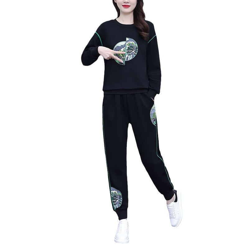 Conjunto deportivo de talla grande estilo chino para mujer, colección primavera 2024, sudadera informal bordada con cuello alto y botones anudados, conjunto de dos piezas.