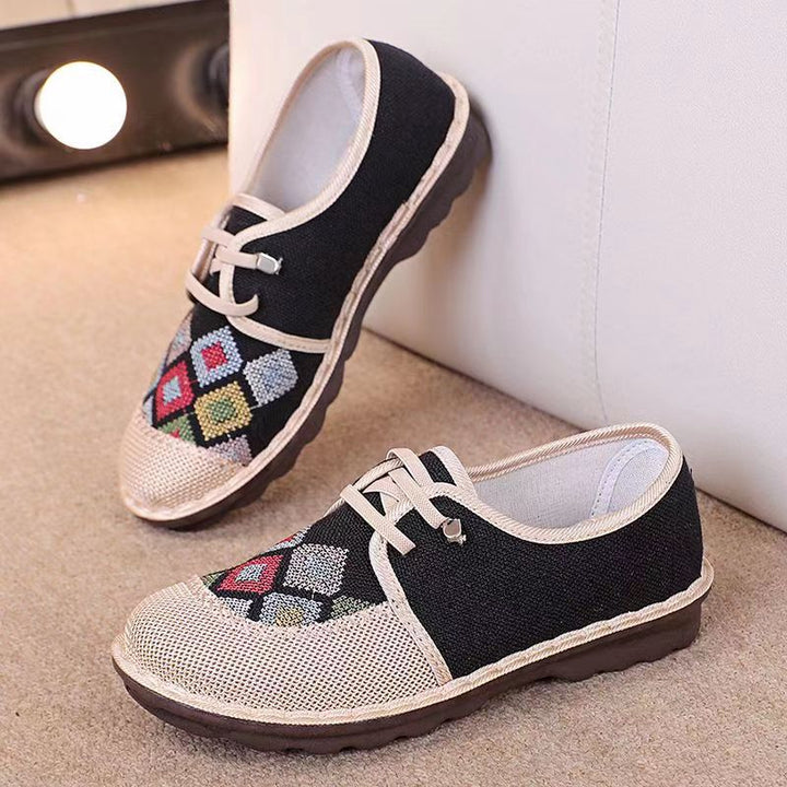 2024 New Beijing Cloth Shoes for Women – Flat, Embroidered, Non-Slip Soft Sole Comfortable Shoes for Middle-Aged Moms