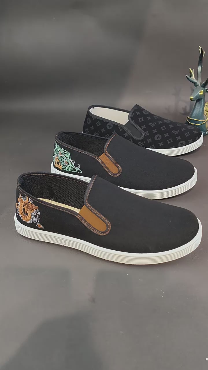 2024 New Ethnic Style Chinese Embroidered Canvas Shoes – Breathable Slip-On Men’s Summer Shoes