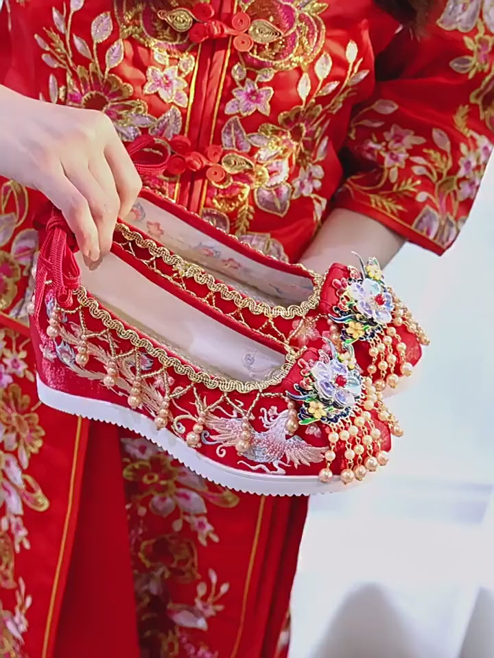 Original Ming-Style Chinese Embroidered Wedding Shoes with Tassels – Red Bridal Shoes