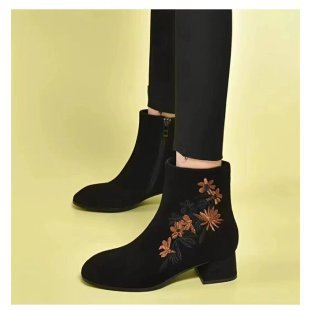 Women's short boots 2023 autumn and winter new Chinese style frosted embroidery short tube thick heels high heels large size with cheongsam boots for women