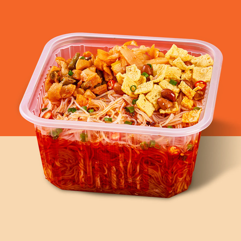 Chongqing self-heating hot pot, convenient and easy-to-prepare instant food, spicy Sichuan-style self-heating hot pot, popular online food, wholesale self-heating mini hot pot.